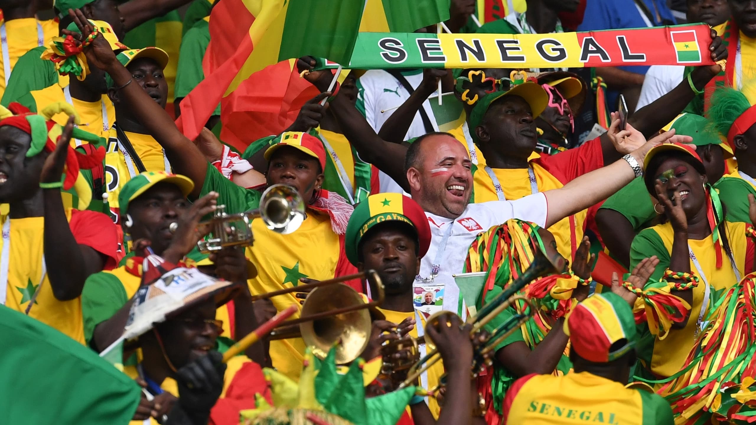 Supporters sénégalais en tribunes – illustration de la polémique sur les prix des billets